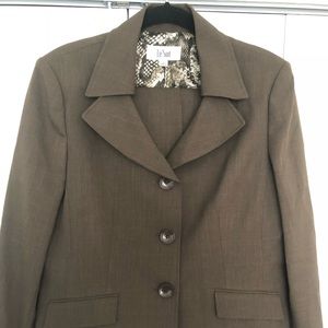 NWOT OLIVE GREEN PANT SUIT BRAND IS LE SUIT